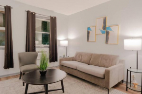 1BR Gem in Prime, Vibrant Location Walk To Dining